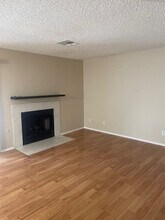 2825 S Swallow Point Cir in Las Vegas, NV - Building Photo - Building Photo