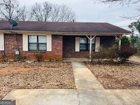 1075 Eastview Rd NE in Conyers, GA - Building Photo