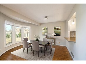 3122 Dean Ct in Minneapolis, MN - Building Photo - Building Photo