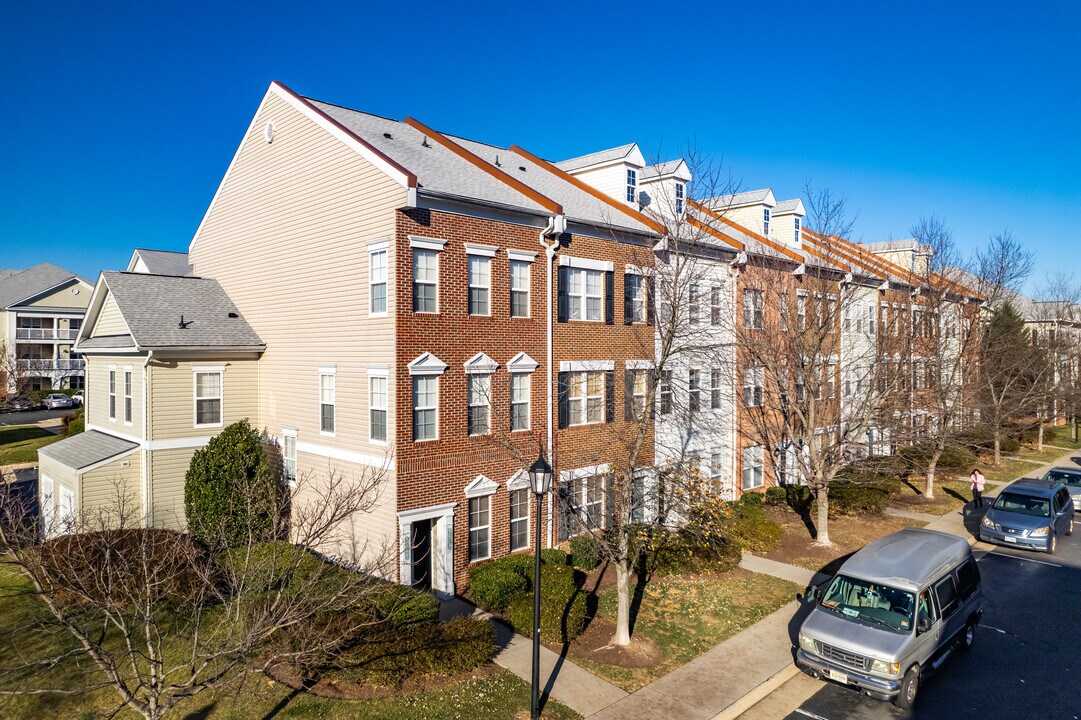 Summerfield at Brambleton in Ashburn, VA - Building Photo