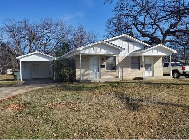 property at 1437 S Rusk St