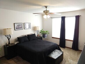 625 N Wrigley Ln in Lawrence, KS - Building Photo - Building Photo