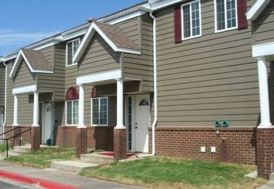 Arbordale Apartments in Pierre, SD - Building Photo