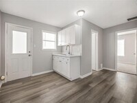 1312 Weiss St photo'