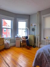 61 Hillside St in Boston, MA - Foto de edificio - Building Photo