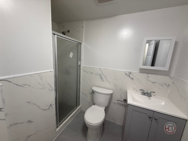 1985 Southern Blvd in Bronx, NY - Foto de edificio - Building Photo