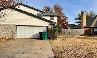7012 N Spinnaker Ln in Oklahoma City, OK - Building Photo
