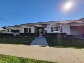 218-224 W. Olive St. in Inglewood, CA - Building Photo - Building Photo