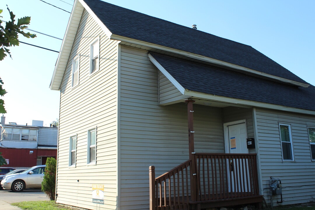 441 Crosby St NW in Grand Rapids, MI - Building Photo