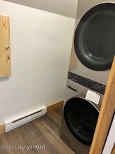 118 Tyrolean Way in Henryville, PA - Building Photo - Building Photo