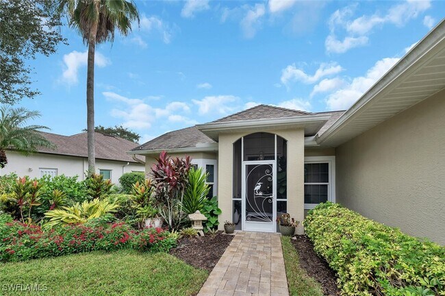 7090 Lone Oak Blvd in Naples, FL - Building Photo - Building Photo