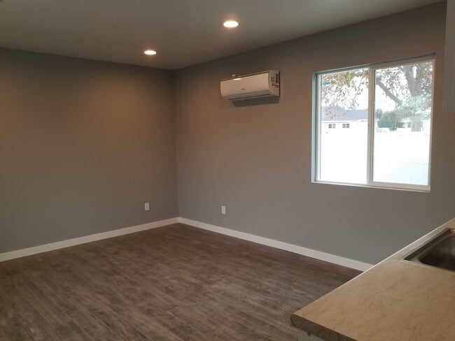 11129 Archwood St in Los Angeles, CA - Building Photo - Building Photo