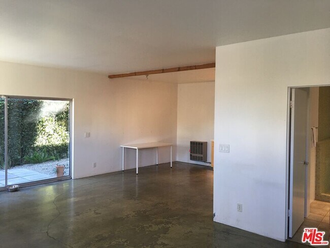 326 Indiana Ave-Unit -A in Los Angeles, CA - Foto de edificio - Building Photo