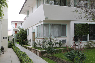 144 S Bedford Dr in Beverly Hills, CA - Building Photo - Building Photo