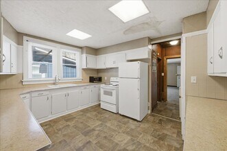 4114 E Washington St in Indianapolis, IN - Building Photo - Building Photo