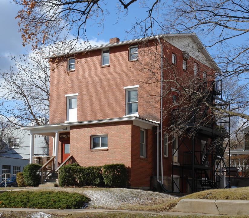 533 W College Ave in State College, PA - Foto de edificio