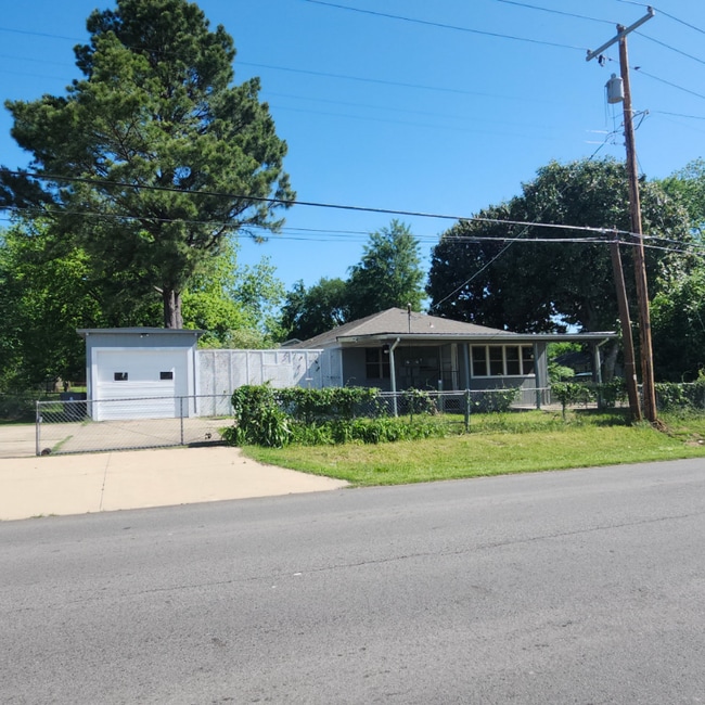 3320-3322 S 18th St in Fort Smith, AR - Building Photo - Building Photo