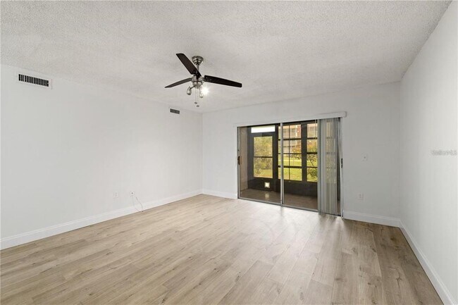 2757 Hidden Lake Blvd in Sarasota, FL - Building Photo - Building Photo