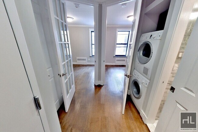 1ST AVE., Unit 6 in New York, NY - Foto de edificio - Building Photo