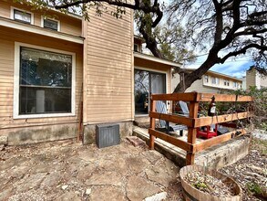 6031 Old Fredericksburg Rd in Austin, TX - Building Photo - Building Photo