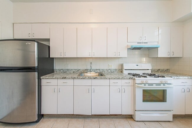 712 22nd St in Union City, NJ - Building Photo - Building Photo