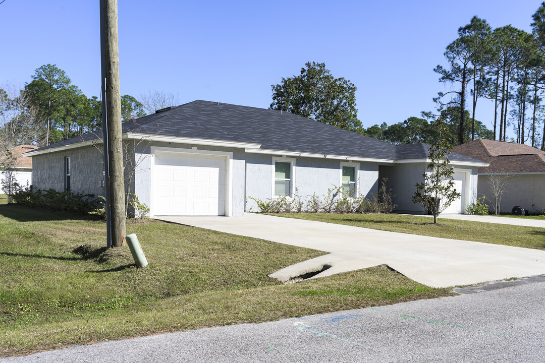 10 Ullock Pl in Palm Coast, FL - Building Photo