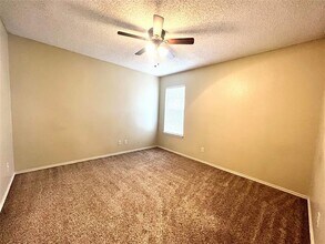 4555 W Lake Highlands Dr in The Colony, TX - Building Photo - Building Photo