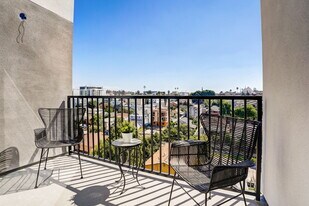 224 N Alvarado St in Los Angeles, CA - Building Photo