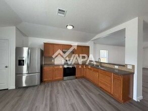 9506 Everton in San Antonio, TX - Building Photo - Building Photo