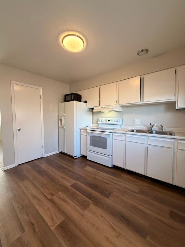 property at 4234 Forrest Hill Rd