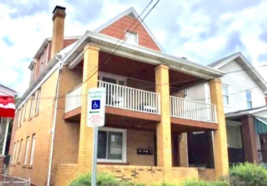817 Anaheim St in Pittsburgh, PA - Building Photo