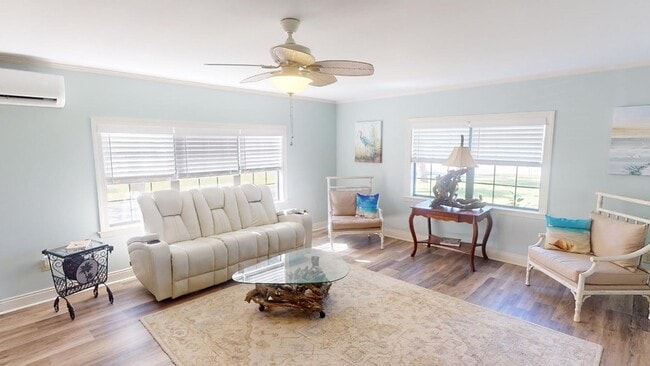 1009 Monument Ave in Port St. Joe, FL - Building Photo - Building Photo