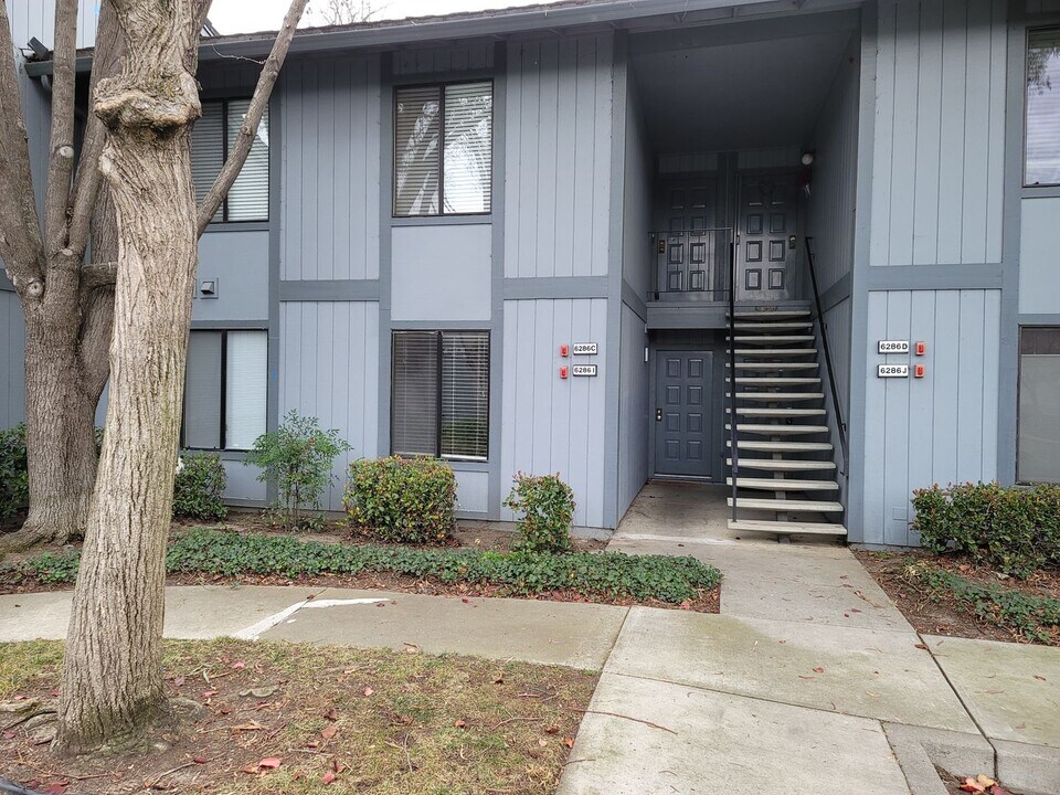 6286 Joaquin Murieta Ave in Newark, CA - Building Photo