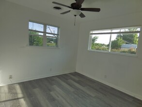 3627 Bowling Ln in Orange, TX - Building Photo - Building Photo