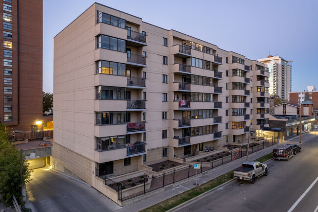 The Richmond in Calgary, AB - Building Photo - Building Photo