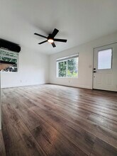 801 Torrance St, Unit 803 in San Diego, CA - Foto de edificio - Building Photo