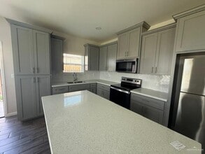 5909 Swallow Ave in Mission, TX - Building Photo - Building Photo