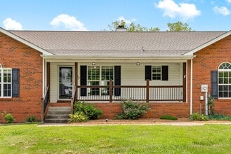 1347 Dudley Rd in Clarksville, TN - Building Photo - Building Photo