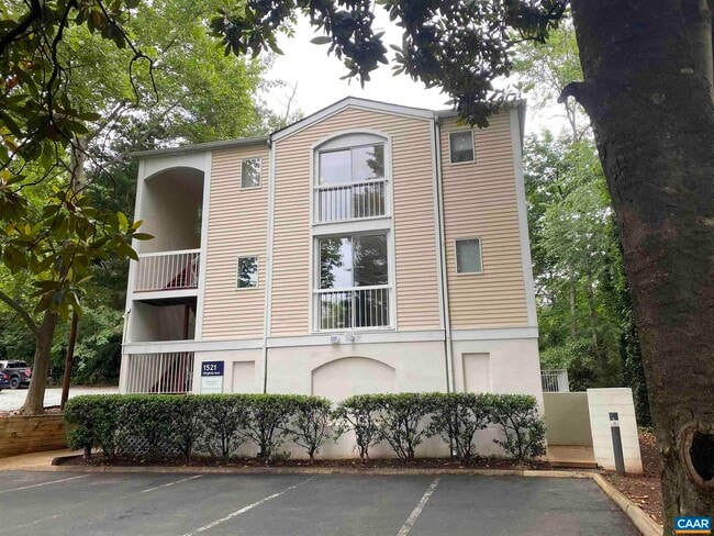 property at 1521 Virginia Ave