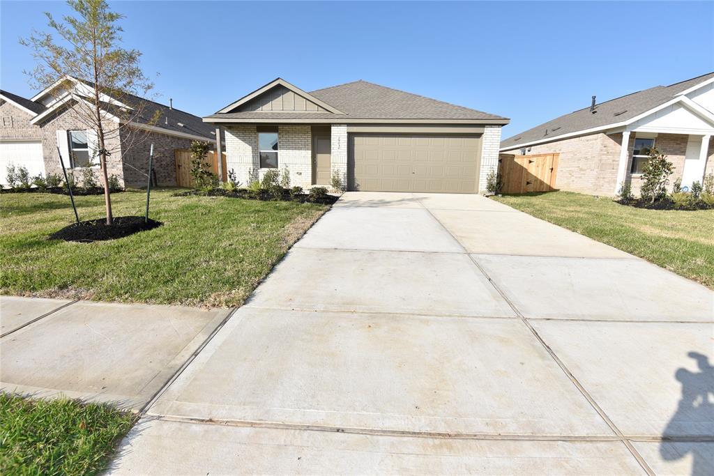 29030 Rolling Tundra Wy in Hockley, TX - Building Photo