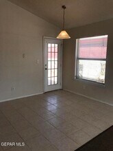 11811 2 Towers Dr in El Paso, TX - Building Photo - Building Photo