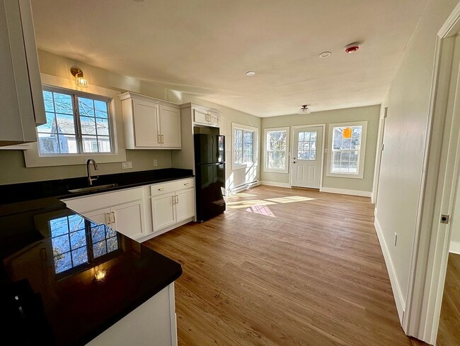 10 Wareham Ave in Onset, MA - Building Photo - Building Photo
