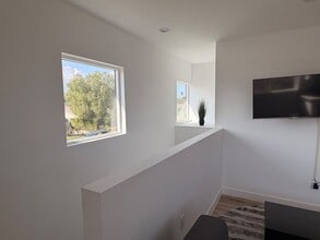 6126 Alcove Ave, Unit 6124 in North Hollywood, CA - Building Photo - Building Photo