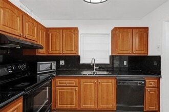 5140 SW 40th Ave in Fort Lauderdale, FL - Foto de edificio - Building Photo