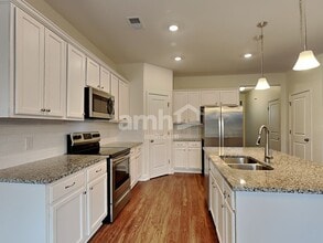 4402 Erabele Dr in Smyrna, TN - Foto de edificio - Building Photo