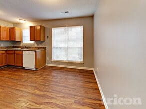 1709 Jeffrey Bryan Dr in Charlotte, NC - Foto de edificio - Building Photo