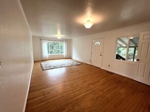 1099 Jacobsen Ln in Petaluma, CA - Building Photo - Building Photo