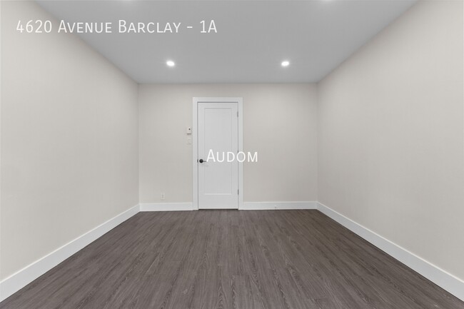 property at 4620 Av. Barclay