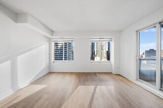 35 Balmuto St in Toronto, ON - Building Photo - Building Photo