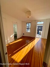 707 Warren St in Hudson, NY - Building Photo - Building Photo